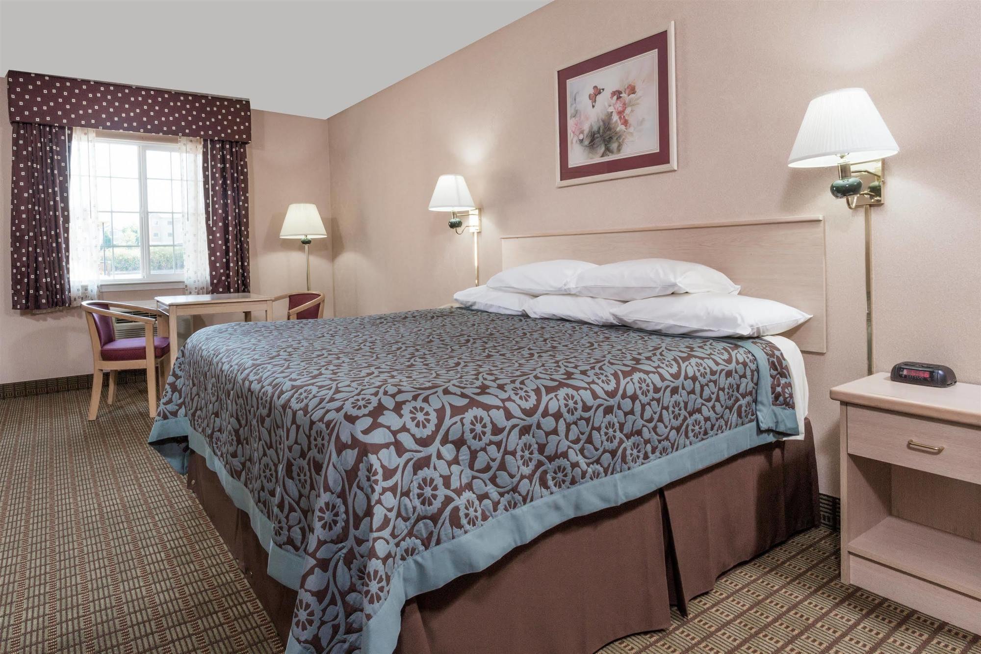 Days Inn By Wyndham Portland Central Ngoại thất bức ảnh