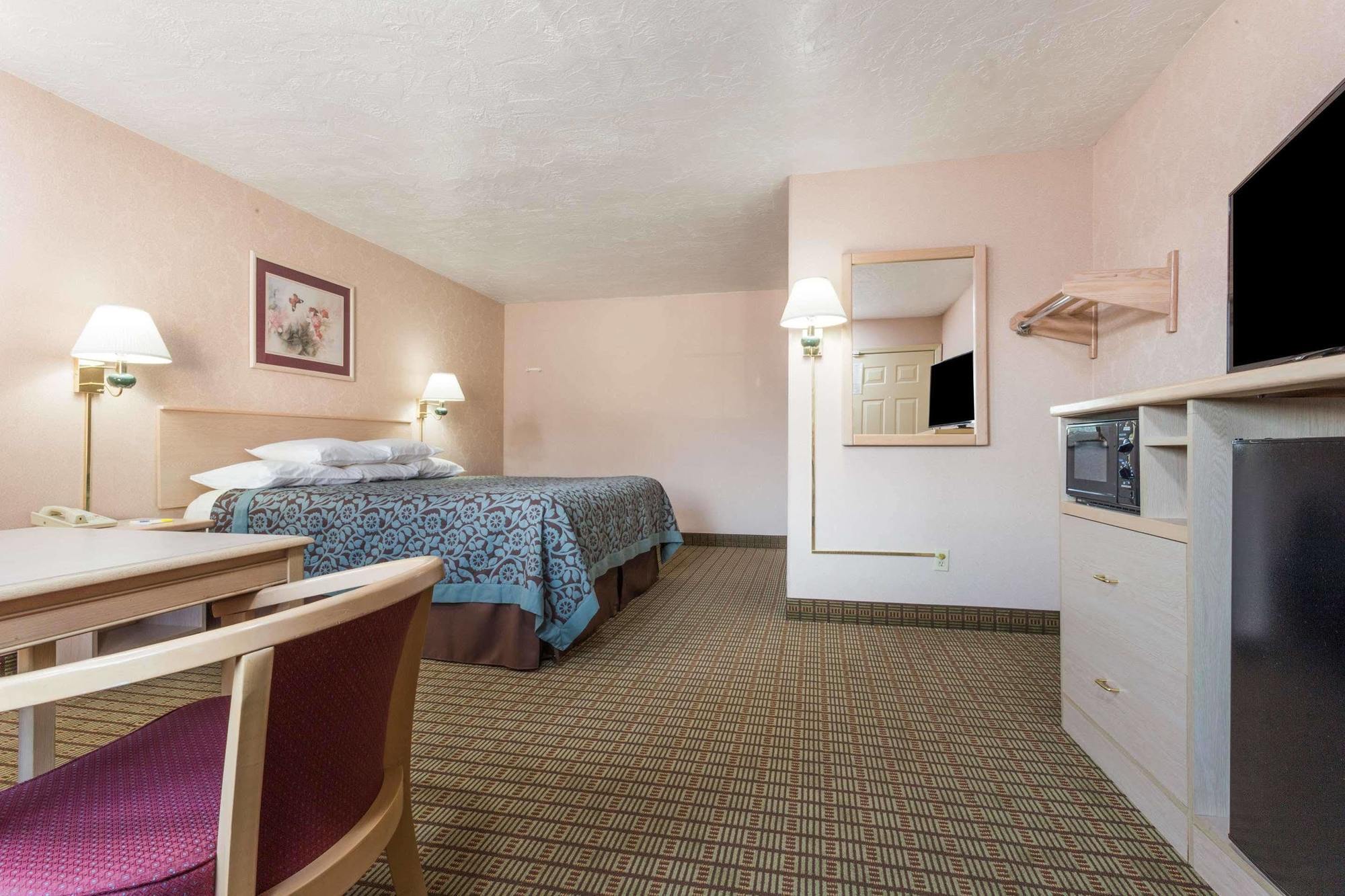 Days Inn By Wyndham Portland Central Ngoại thất bức ảnh