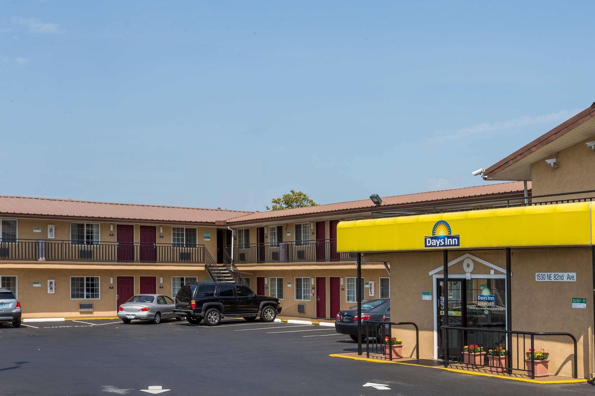 Days Inn By Wyndham Portland Central Ngoại thất bức ảnh