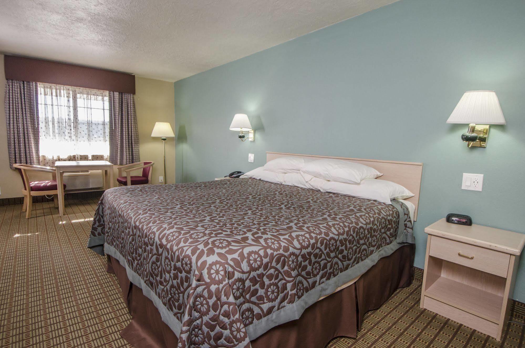 Days Inn By Wyndham Portland Central Ngoại thất bức ảnh