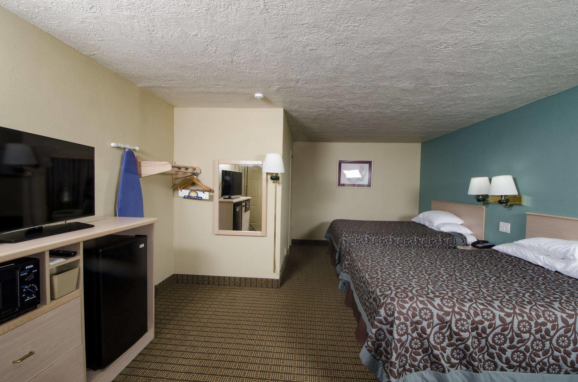 Days Inn By Wyndham Portland Central Ngoại thất bức ảnh