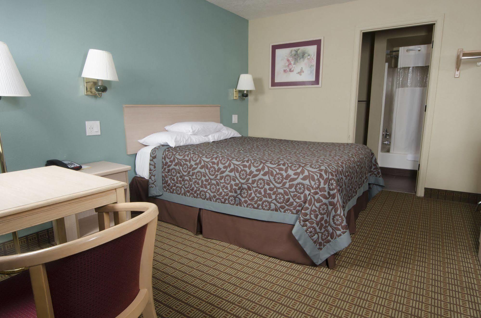 Days Inn By Wyndham Portland Central Ngoại thất bức ảnh